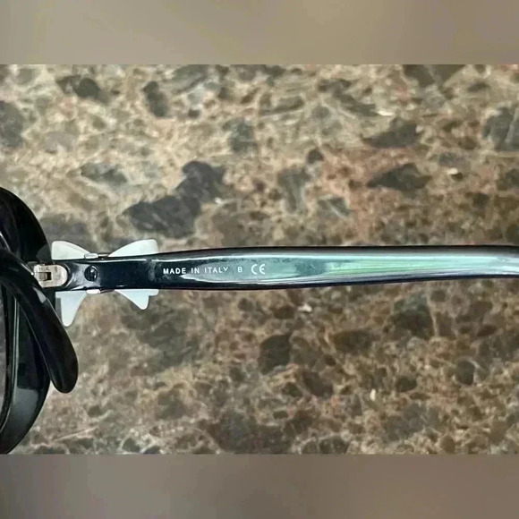 Chanel Sunglasses - Picture 5 of 8